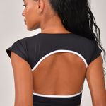 Cropped Com Manga Preto Rise 