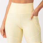 Bermuda Fitness Com Bolso Amarelo Pure