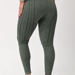 Legging Verde Linhas Seamless