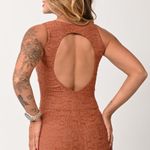 Macaquinho Decote Nas Costas Marrom Jacquard Love