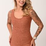Macaquinho Decote Nas Costas Marrom Jacquard Love