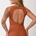 Macacão Decote Nas Costas Marrom Jacquard Love