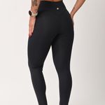 Legging Preta Cós Alto Com Detalhe Levanta Bumbum UP
