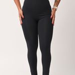 Legging Preta Cós Alto Com Detalhe Levanta Bumbum UP