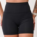 Short Preto Cós Alto Com Detalhe Levanta Bumbum UP