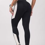 Legging Fitness Preta Recortes Iris