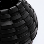 Vaso Vulcão Maia Couro Tressê 25x15h | Preto