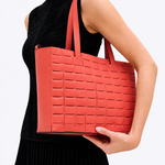 Bolsa Dominó Grande Couro Tressê | Coral