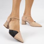 Scarpin Slingback Nude/Preto Salto Médio