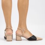 Scarpin Slingback Nude/Preto Salto Médio