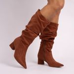 Bota Slouchy Camurça Caramelo Salto Bloco