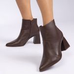 Bota Cano Curto Marrom Salto Bloco Bico Fino