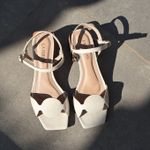SANDÁLIA SALTO BLOCO LILLY  OFF-WHITE