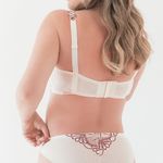 Calcinha Boneca Em Renda Bicolor Laura Duncan