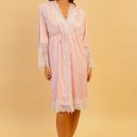 Robe Curto em Cetim e Renda Rosa Silvia - Miss Victtoria