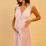 Camisola Longa em Cetim com Botões Rosa Silvia - Miss Victtoria