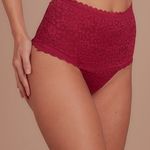 Calcinha Cintura Alta Em Renda Magenta Marina