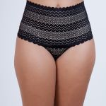 Calcinha Cintura Alta em Renda Preto 