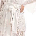 Robe Curto Em Renda e Cetim Hortência Branco - Daniela Tombini