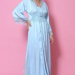 Robe Longo em Cetim Azul com Renda Antonella - Miss Victtoria