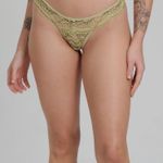 Calcinha Biquíni em Renda e Fio Sara Intimates - Thanandra Torres