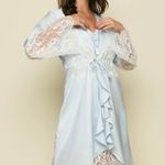 Robe Curto em Cetim com Renda Milena - Miss Victtoria