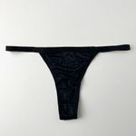 Camisola Curta Decote V com Renda Maia