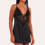 Camisola Curta Decote V com Renda Maia