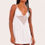 Camisola Curta Decote V com Renda Maia