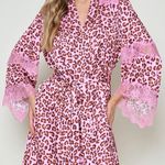 Robe Curto em Cetim e Renda Betina - Miss Victtoria