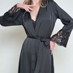 Robe Longo em Cetim e Renda Mirela - Miss Victtoria