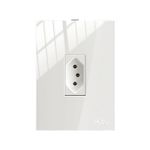 Conjunto 1 Tomada 2P+T 20A/250Vca Engate Convencional com placa Vertical ON Branca (39954)
