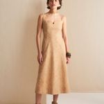 Vestido Bordado Areia