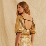 Blusa Plissada Dourada