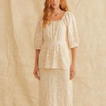 Vestido Manga Tela Bordada