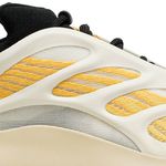 Tênis Adidas Yeezy 700 V3 Safflower