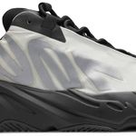 Tênis Adidas Yeezy 700 MNVN Bone
