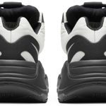 Tênis Adidas Yeezy 700 MNVN Bone