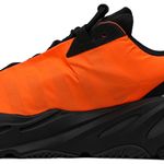Tênis Adidas Yeezy 700 MNVN Orange