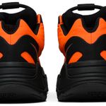 Tênis Adidas Yeezy 700 MNVN Orange