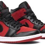 Tênis Air Jordan 1 Mid Banned 2018