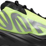 Tênis Adidas Yeezy 700 MNVN Phosphor