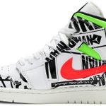 Tênis Air Jordan 1 Mid Over-Print Logos
