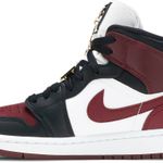 Tênis  Air Jordan 1 Mid SE Gold Pendants