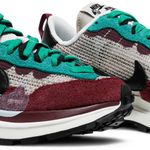 Tênis Nike Sacai x VaporWaffle SP Villain Red
