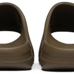 Chinelo Yeezy Slide Earth Brown
