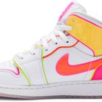 Tênis Air Jordan 1 Mid SE GS Edge Glow