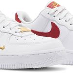 Tênis Nike Air Force 1 Essential Low White Gym Red