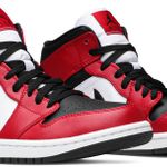 Tênis Air Jordan 1 Mid Chicago Black Toe