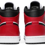 Tênis Air Jordan 1 Mid Chicago Black Toe